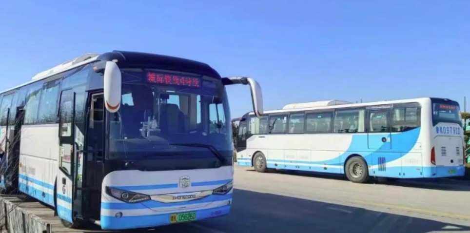 乘坐城際4號(hào)線，打卡布魯維斯、那香海、海草部落，連線貓頭山、火炬八街。